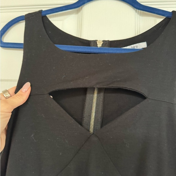 Bar III sleeveless, cutout dress. Black size M - Picture 5 of 9